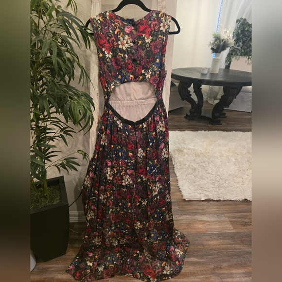 Triss maxi dress in English floral Alice+Olivia size 10 - Picture 5 of 7